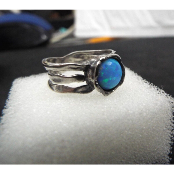 Vintage Sterling silver ring with fiery blue opal roughly 8mm 925 Size 7 ish - Picture 9 of 9